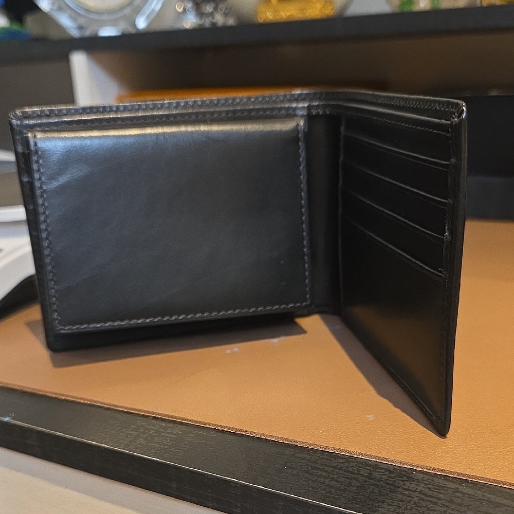 Coach Black Leather Bi-Fold Card & Key Wallet - Picture 2 of 7